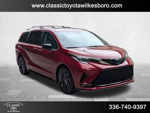 2022 Toyota Sienna XSE 7 Passenger