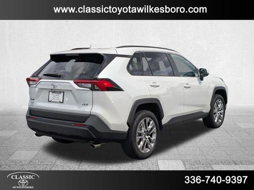 2025 Toyota RAV4 XLE Premium