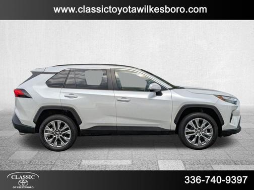 2025 Toyota RAV4 XLE Premium