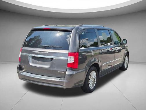 Granite Crystal Metallic Clearcoat 2016 Chrysler Town & Country Limited