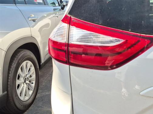 Blizzard Pearl 2017 Toyota Sienna Limited