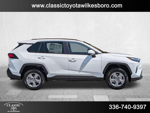 2025 Toyota RAV4 Hybrid XLE