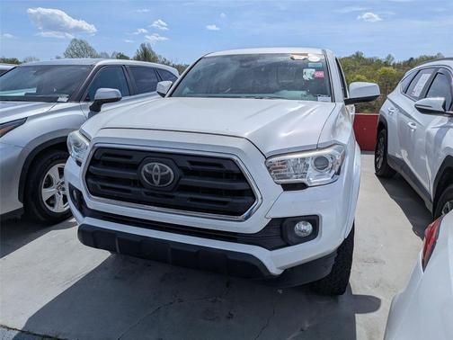 Super White 2019 Toyota Tacoma SR5