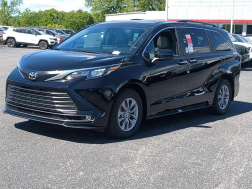 Midnight Black Metallic 2026 Toyota Sienna XLE