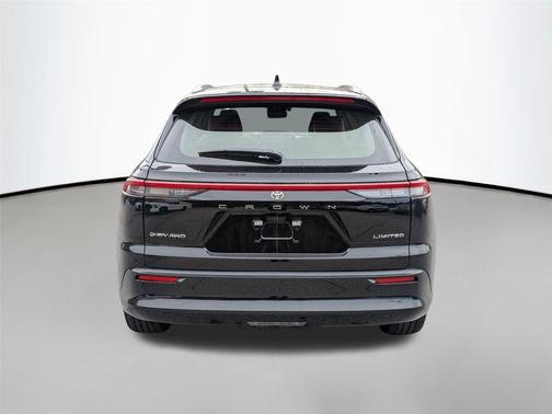 2025 Toyota Crown Signia Limited