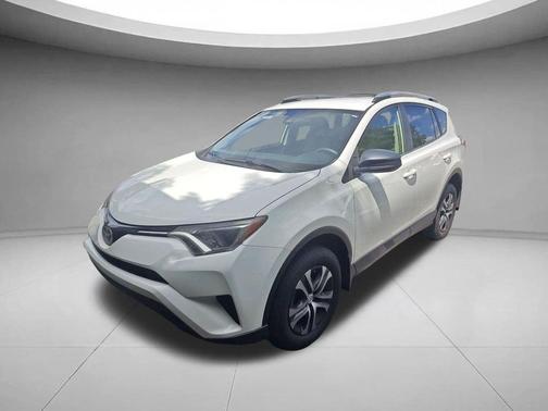 Super White 2017 Toyota RAV4 LE