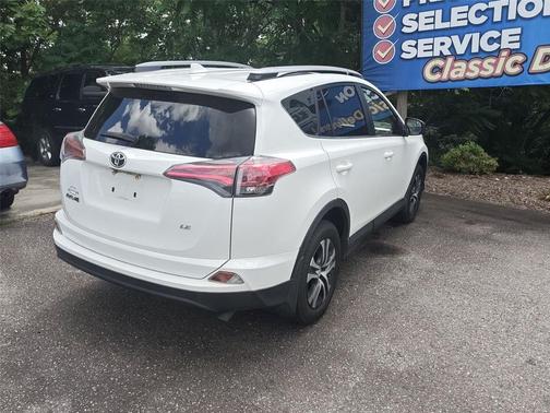 Super White 2017 Toyota RAV4 LE