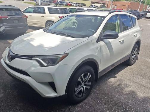 Super White 2017 Toyota RAV4 LE