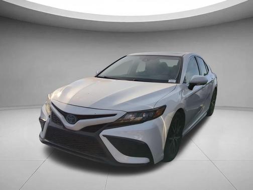 Ice Cap 2023 Toyota Camry SE