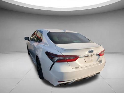 Ice Cap 2023 Toyota Camry SE