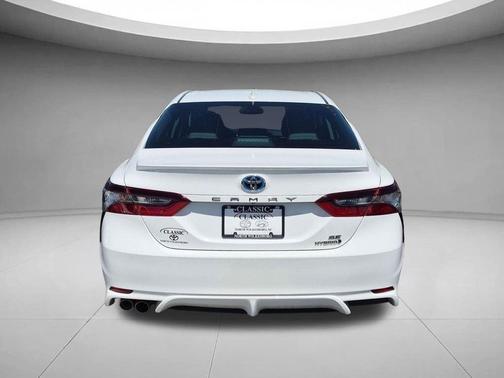 Ice Cap 2023 Toyota Camry SE