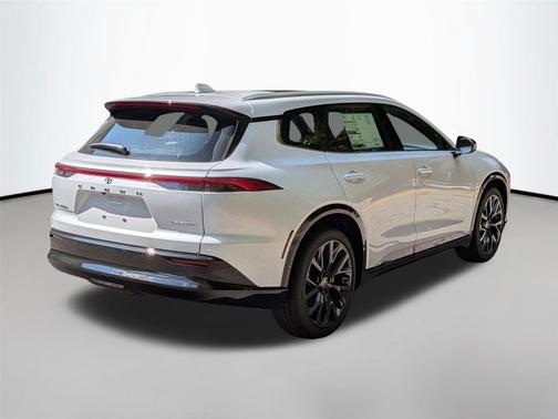 2025 Toyota Crown Signia Limited