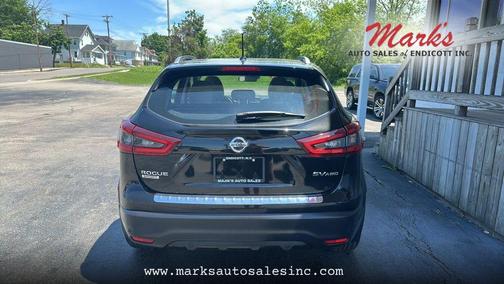 Magnetic Black Pearl 2020 Nissan Rogue Sport SV