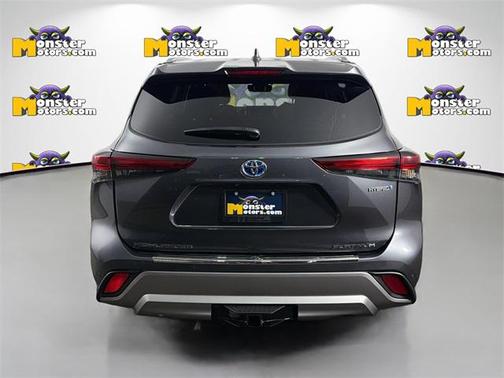 2023 Toyota Highlander Hybrid Platinum