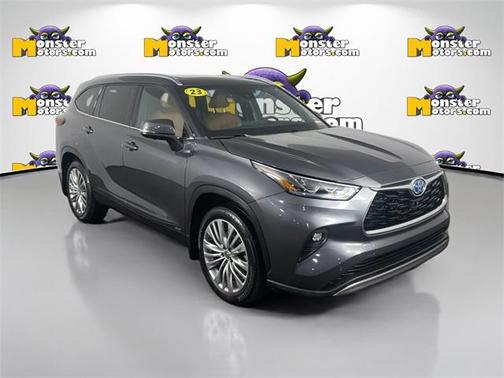 2023 Toyota Highlander Hybrid Platinum