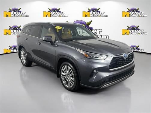 2023 Toyota Highlander Hybrid Platinum