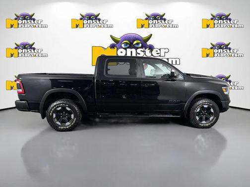 Diamond Black Crystal Pearlcoat 2019 RAM 1500 Rebel