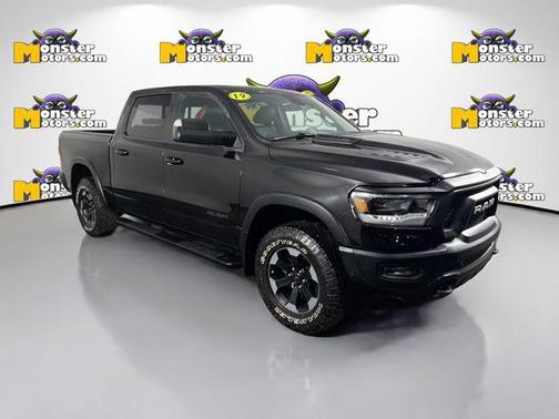 Diamond Black Crystal Pearlcoat 2019 RAM 1500 Rebel