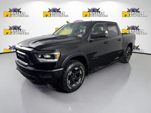 Diamond Black Crystal Pearlcoat 2019 RAM 1500 Rebel