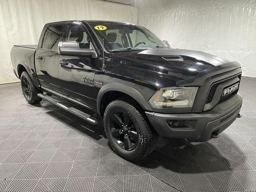 2019 RAM 1500 SLT