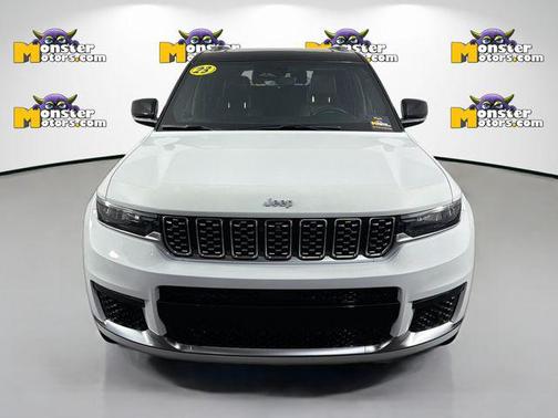 Bright White Clearcoat 2023 Jeep Grand Cherokee L Summit