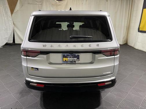 2024 Jeep Wagoneer L Series III 4x4
