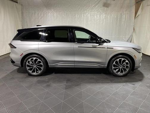 2024 Lincoln Nautilus Reserve