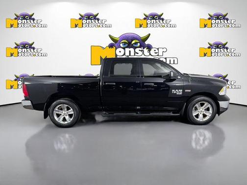 Diamond Black Crystal Pearlcoat 2022 RAM 1500 Tradesman
