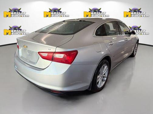 Silver Ice Metallic 2017 Chevrolet Malibu 1LT