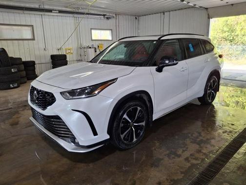 2022 Toyota Highlander XSE