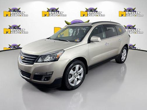 Champagne Silver Metallic 2017 Chevrolet Traverse 1LT
