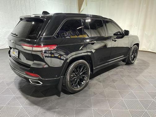 2023 Jeep Grand Cherokee Summit