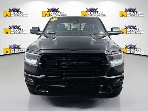 Diamond Black Crystal Pearlcoat 2021 RAM 1500 Sport