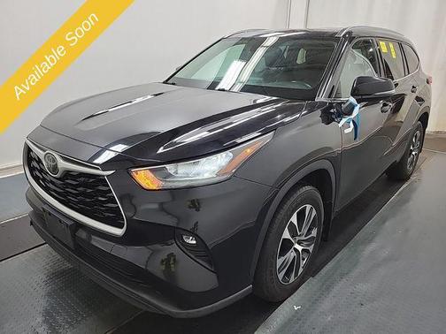 Midnight Black Metallic 2020 Toyota Highlander XLE