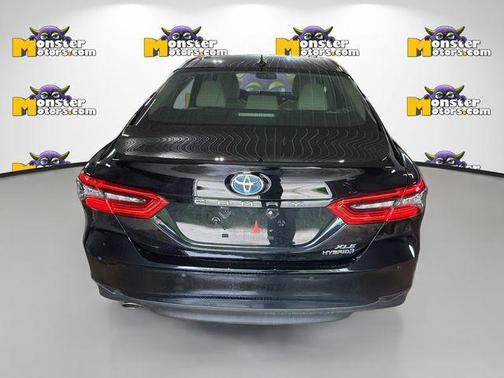 Midnight Black Metallic 2022 Toyota Camry Hybrid XLE