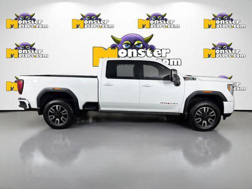 Summit White 2022 GMC Sierra 2500 AT4