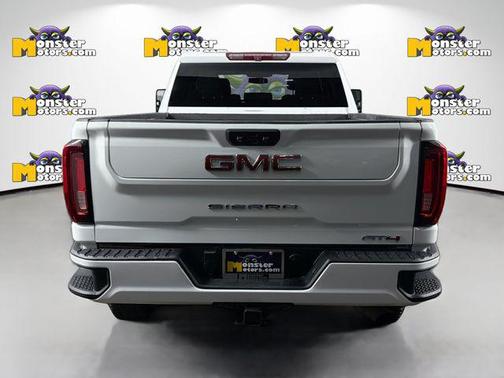 Summit White 2022 GMC Sierra 2500 AT4