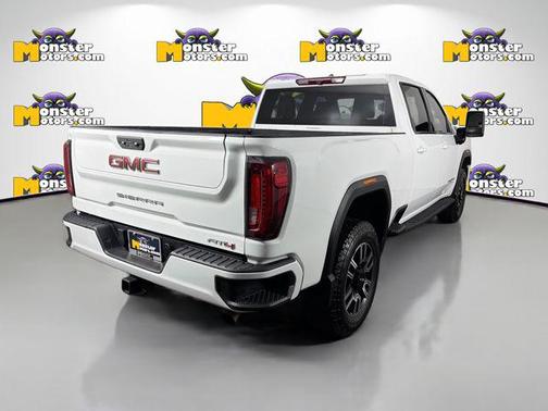 Summit White 2022 GMC Sierra 2500 AT4