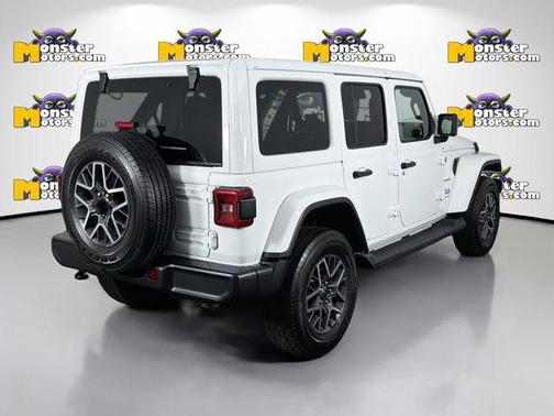 Bright White Clearcoat 2024 Jeep Wrangler 4-Door Sahara
