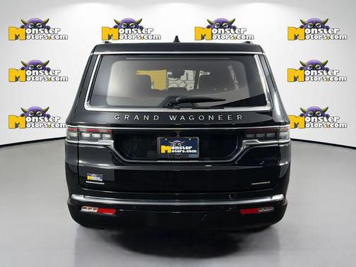 Diamond Black Crystal Pearlcoat 2022 Jeep Grand Wagoneer Series III