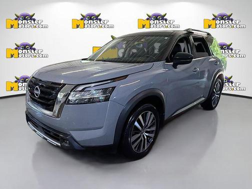 Gray 2022 Nissan Pathfinder Platinum 4WD