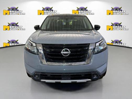 Gray 2022 Nissan Pathfinder Platinum 4WD