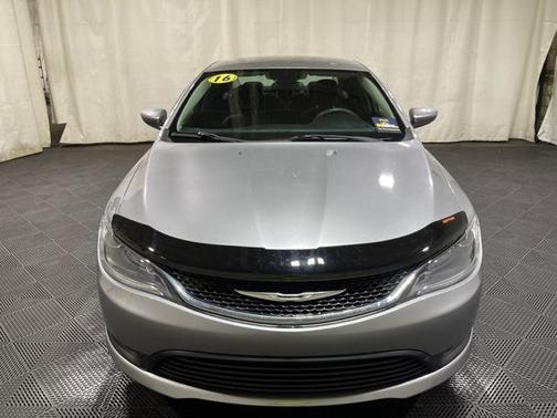 2016 Chrysler 200 LX