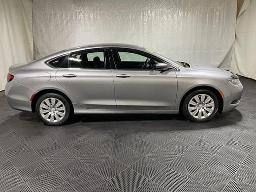 2016 Chrysler 200 LX