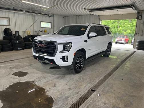 2023 GMC Yukon XL 4WD AT4