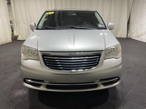2011 Chrysler Town & Country Touring