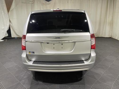 2011 Chrysler Town & Country Touring