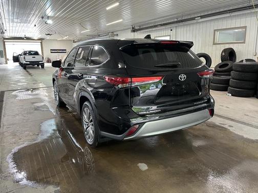 2021 Toyota Highlander Platinum