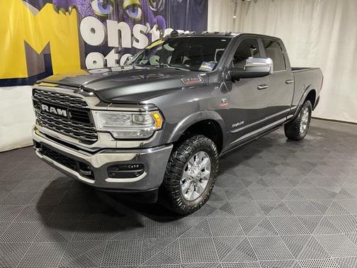 2019 RAM 3500 Limited Crew Cab 4x4 6'4' Box