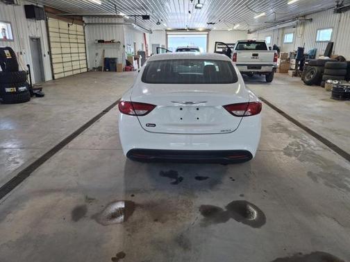 2015 Chrysler 200 LX